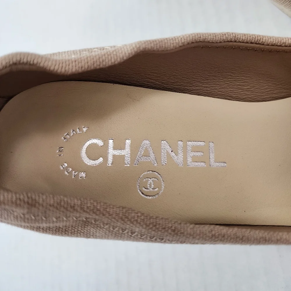 CHANEL Cap Toe Pumps Beige Canvas Snakeskin Leather EU 39.5 US 8.5